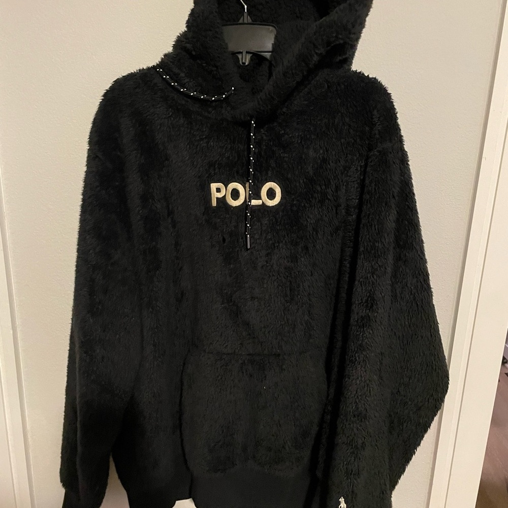 Black fur hoodie xl